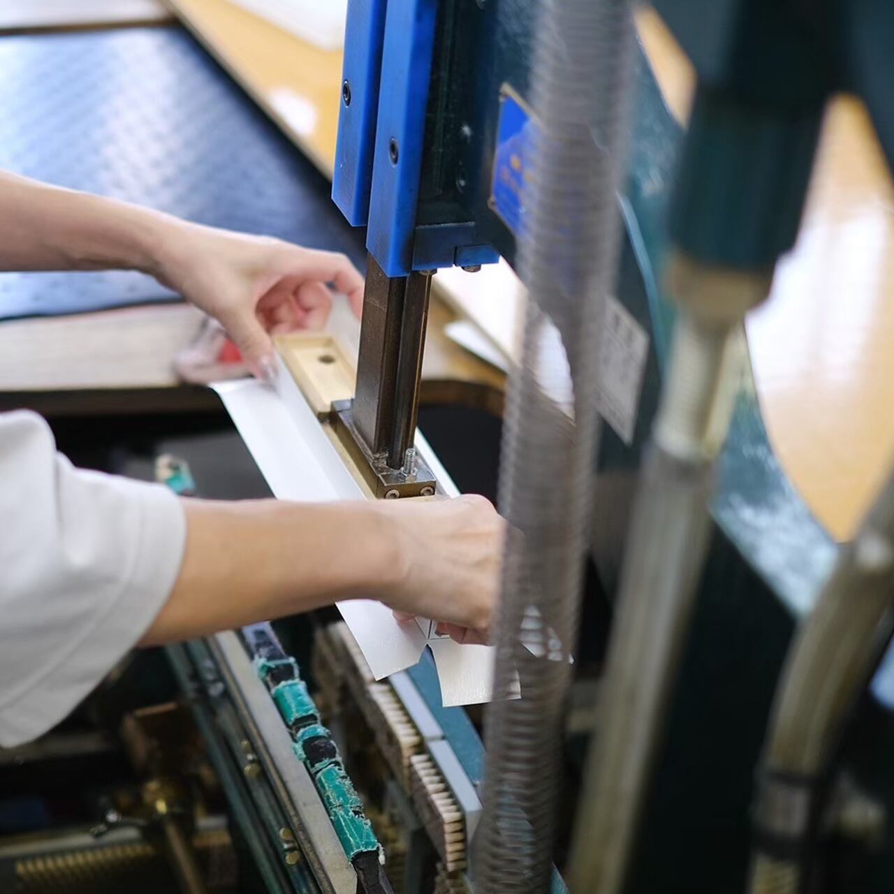 貼り箱の製造風景