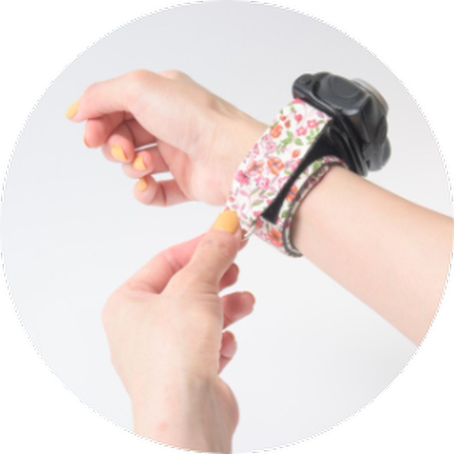 03 マジックテープで 固定する