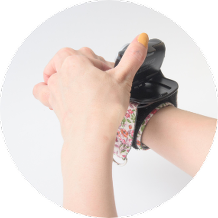 04 ライトの角度を調整し スイッチを入れる