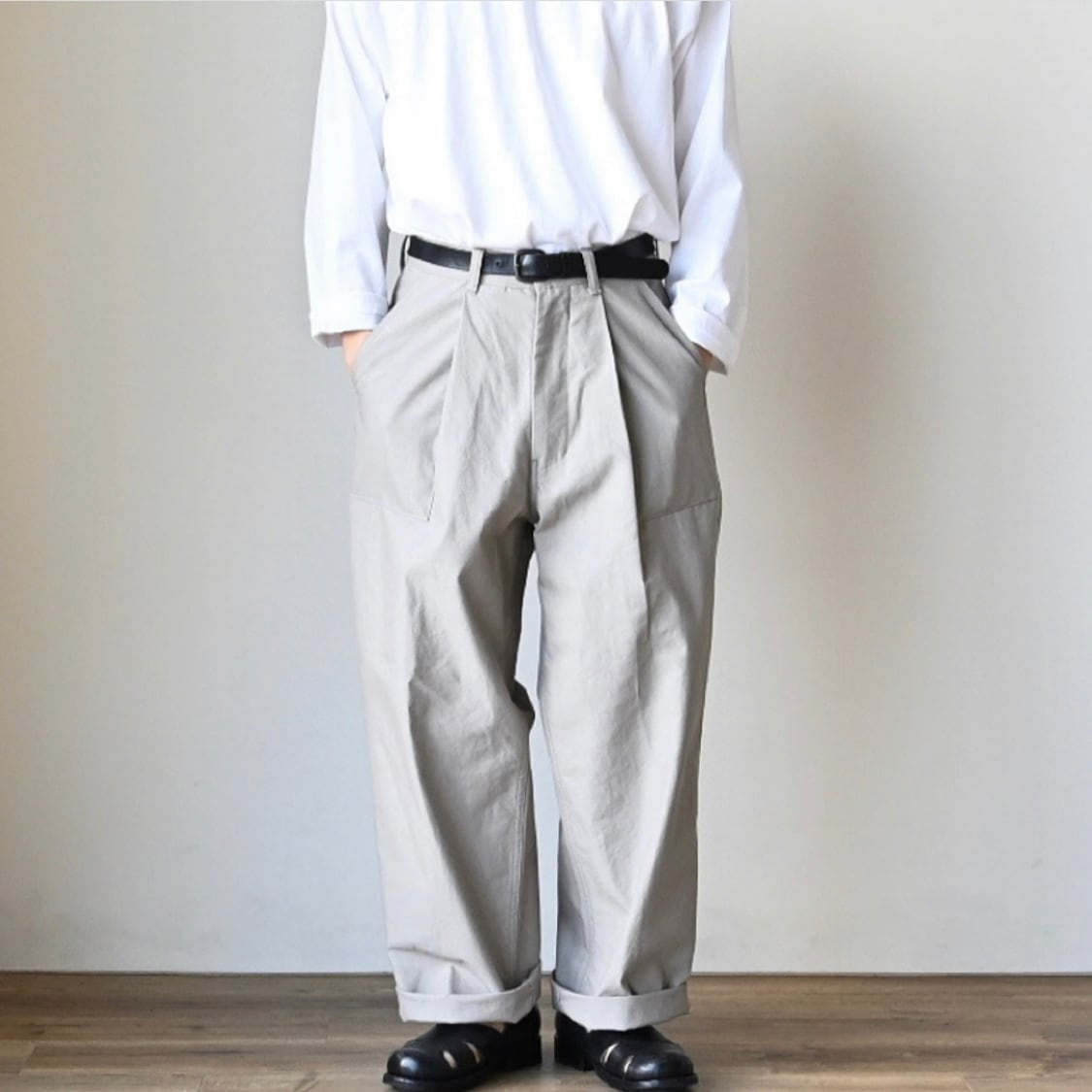 STILL BY HAND】1 TACK WIDE TAPERED PANTS スティルバイハンド 1