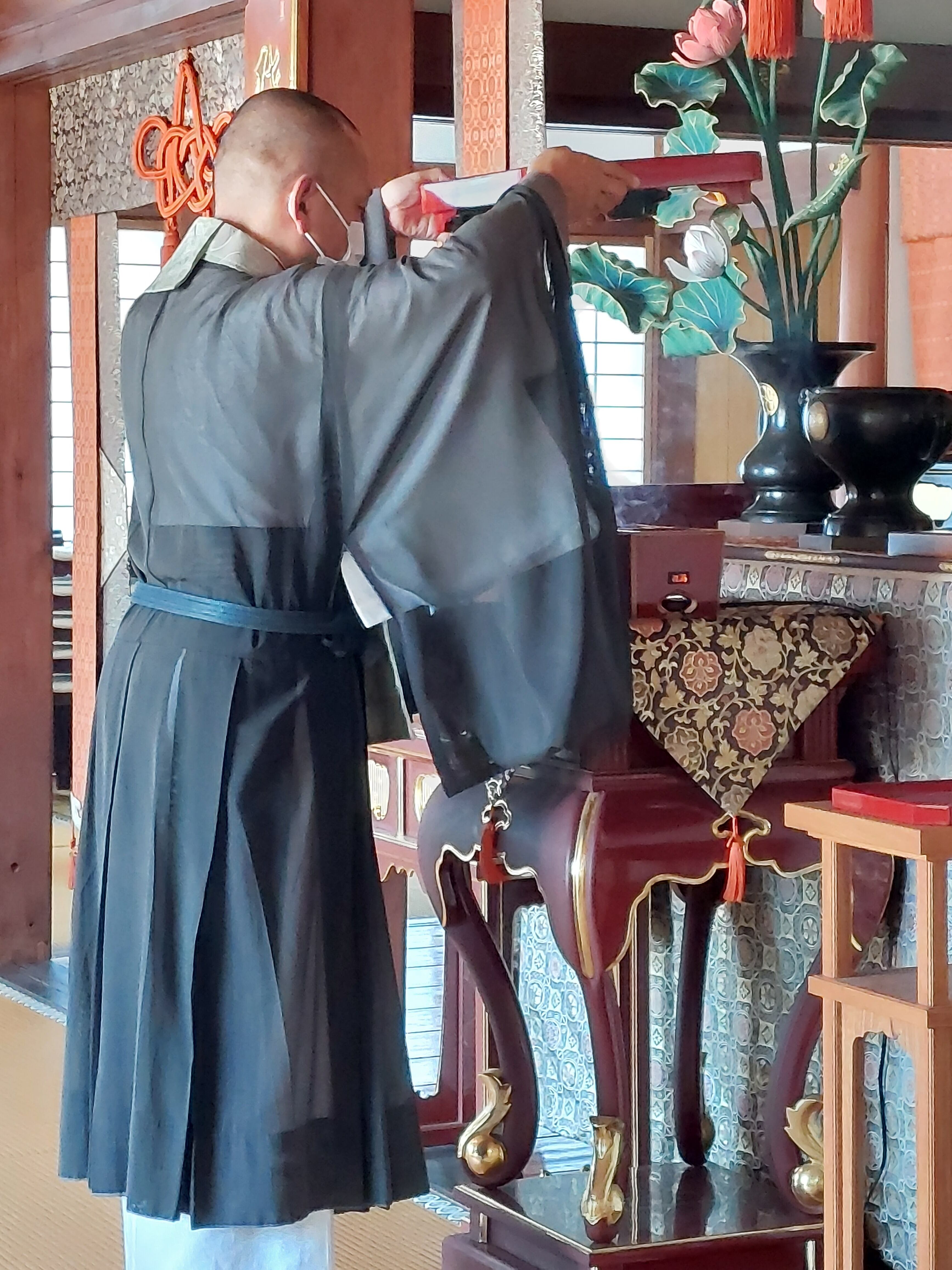 制作する際の天然石は、お寺で【大般若祈祷】をしていただいた物を使用しています✨