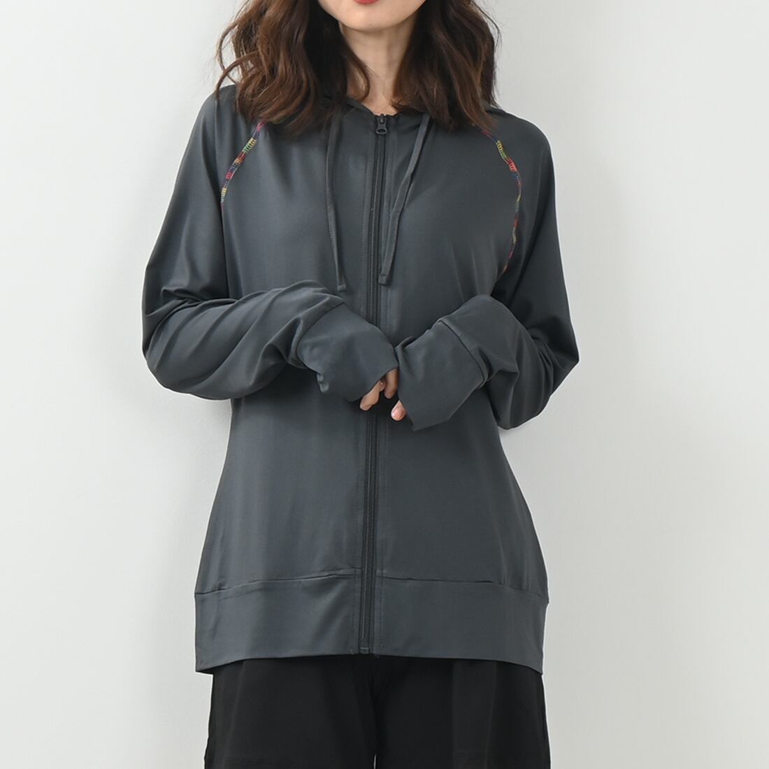 チャコール×レインボーステッチ