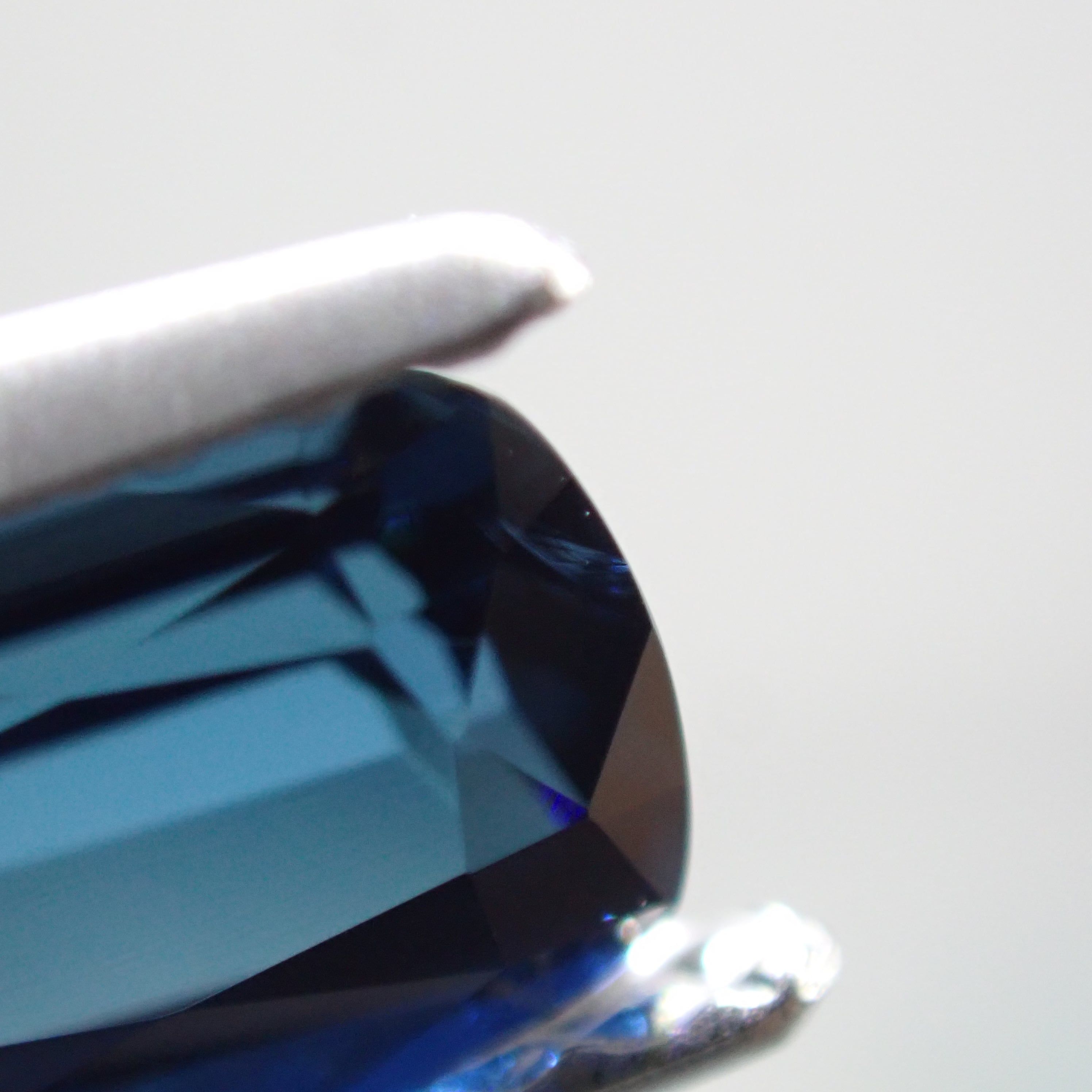 天然トルマリン 0.993カラット インディゴライト ソーティング付 藍色