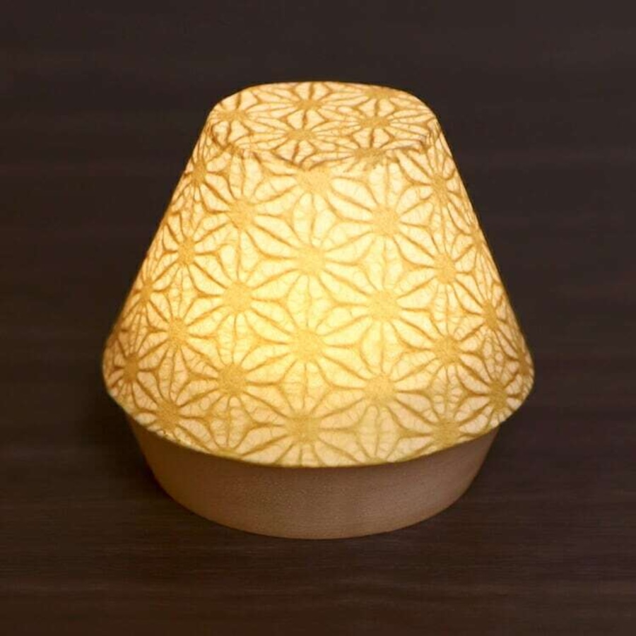 イエロー