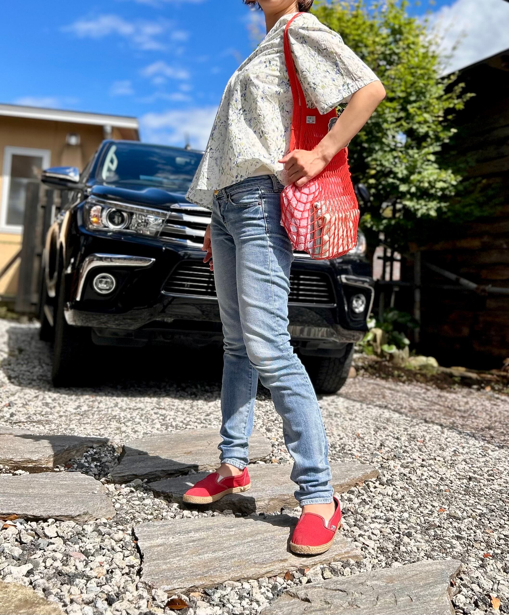 デニムと合わせて簡単カジュアルコーデ