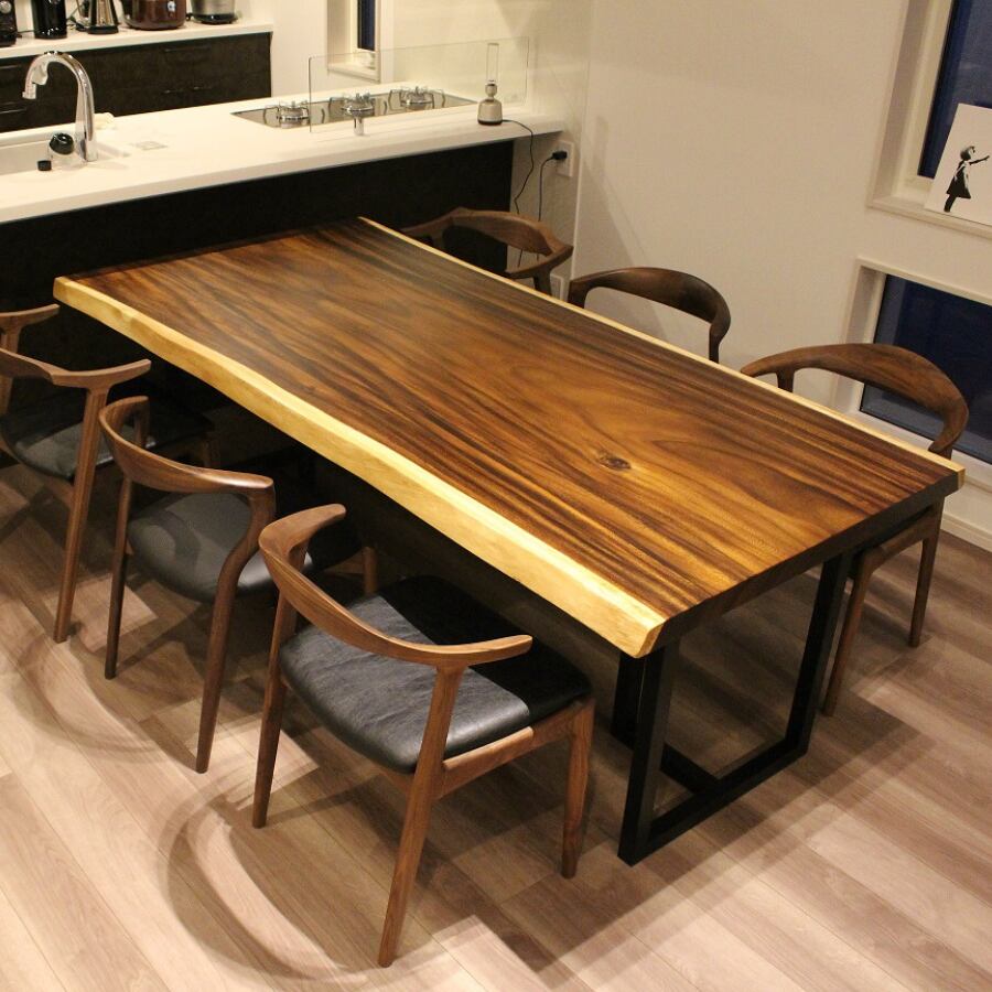 《納品事例》　モンキーポッド　一枚板