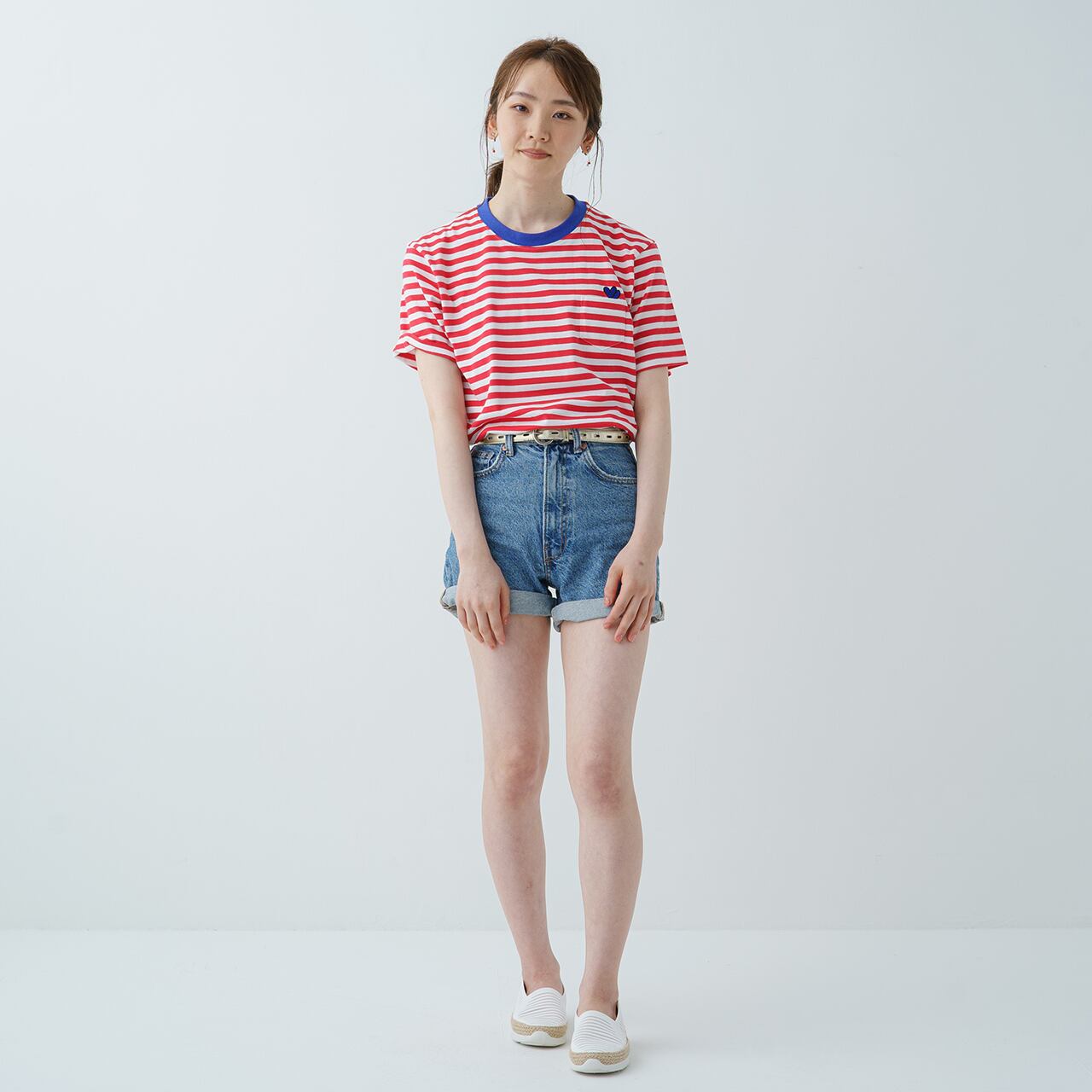 モデル着用カラー（赤×白ボーダー）