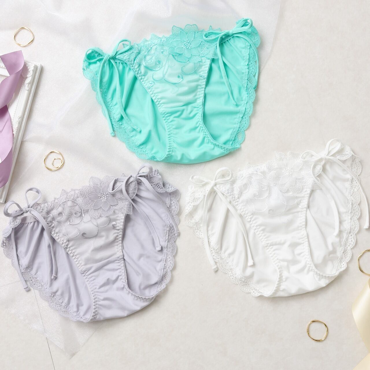 Luxury Lace ひもショーツ（ラグジュアリーレースシリーズ）