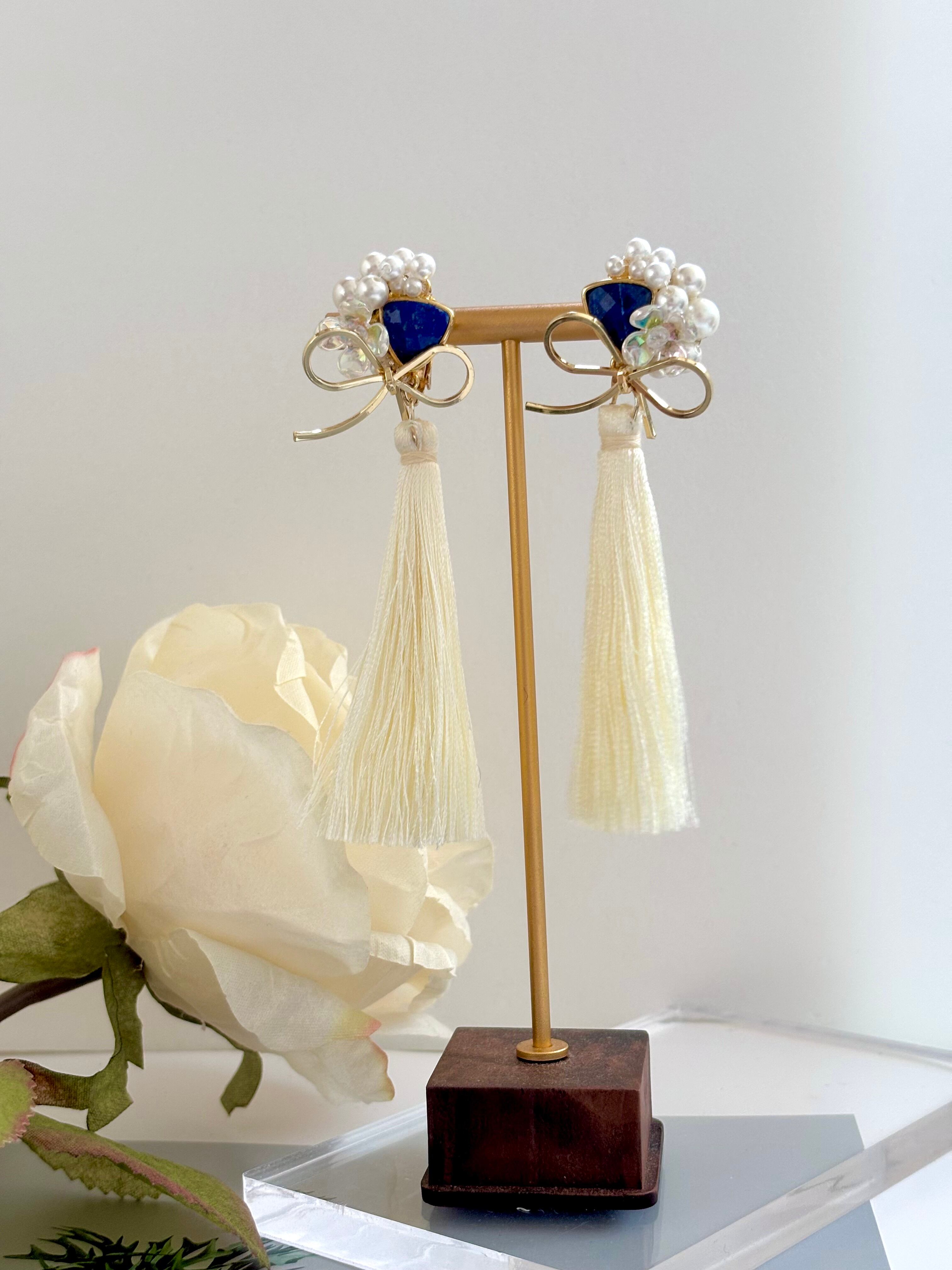 crescent-ラピスラズリの可憐なタッセルイヤーアクセサリー