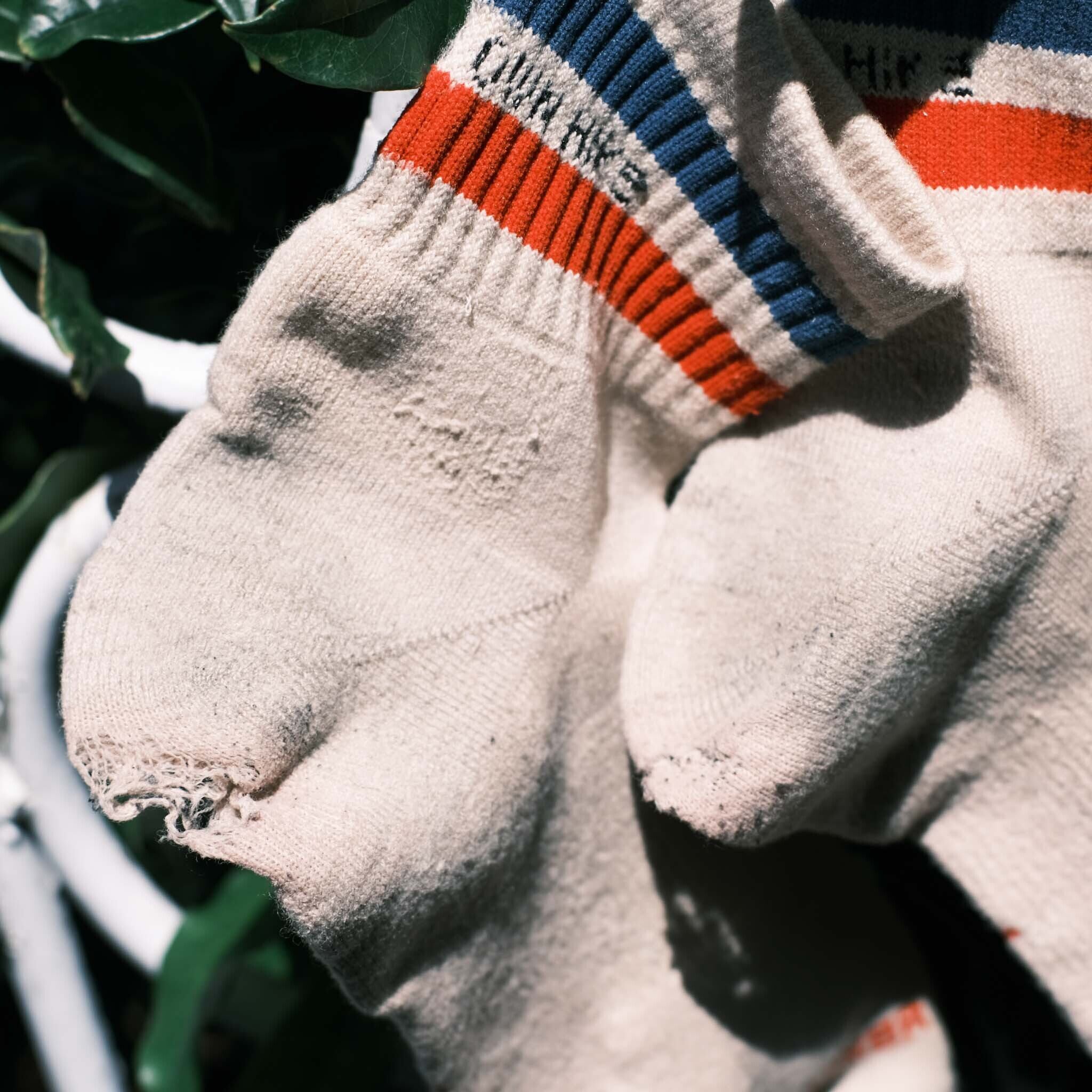 彼の足で600km歩いた辺りから穴が空き始めるそう