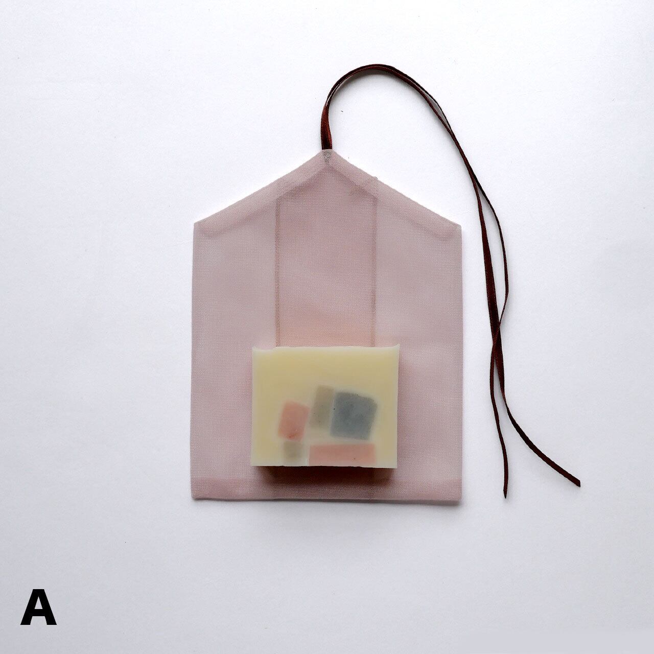A.ブロック大きめ（ピンクの袋）