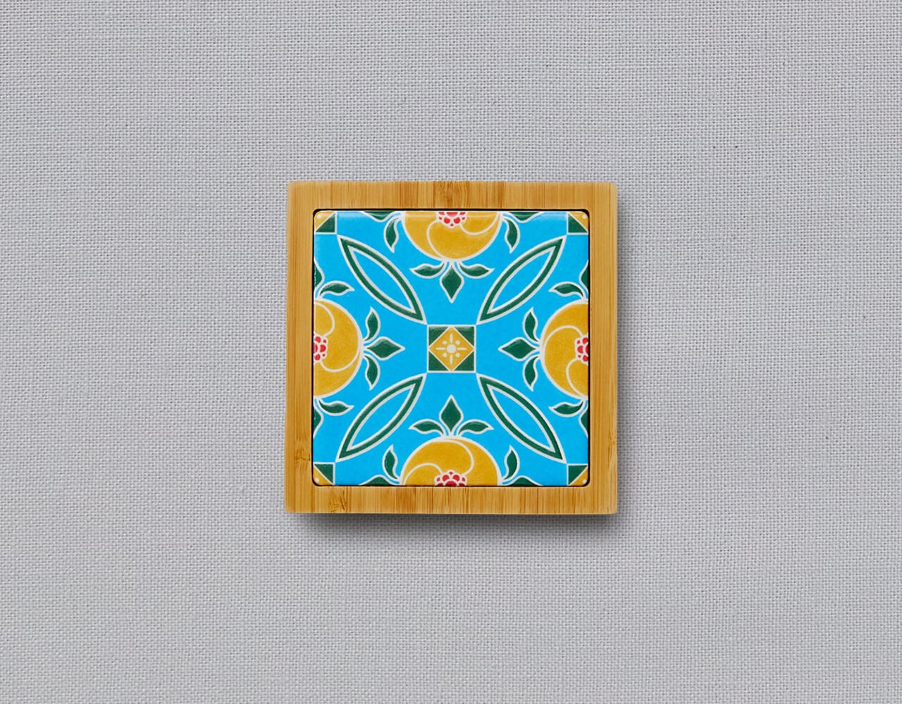 台湾マジョリカタイル「黄槿謙德」枠つき￥3,240