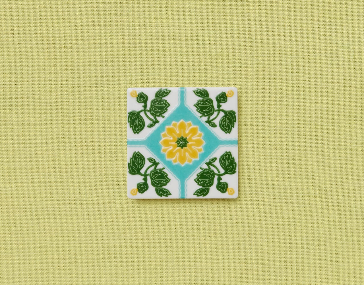 台湾マジョリカタイル「金盞堅持」枠つき（大） | 茶嘉葉