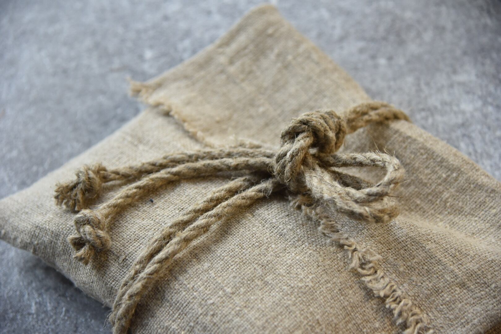 サイズ  ヨコ28cm タテ 25cm 使用ロープ 2m