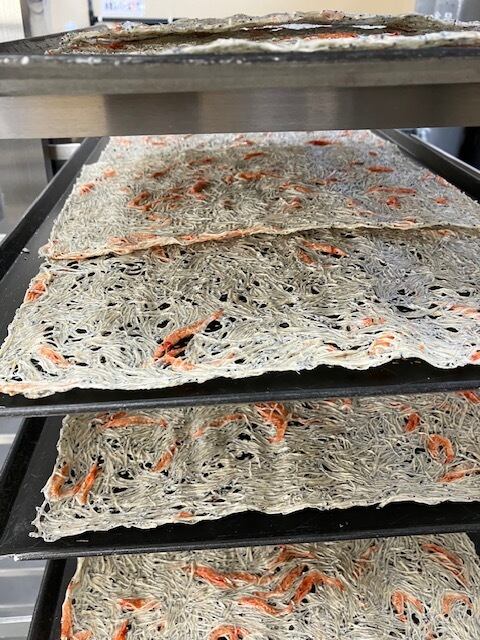 桜えび入りしらすチップス焼きあげます！