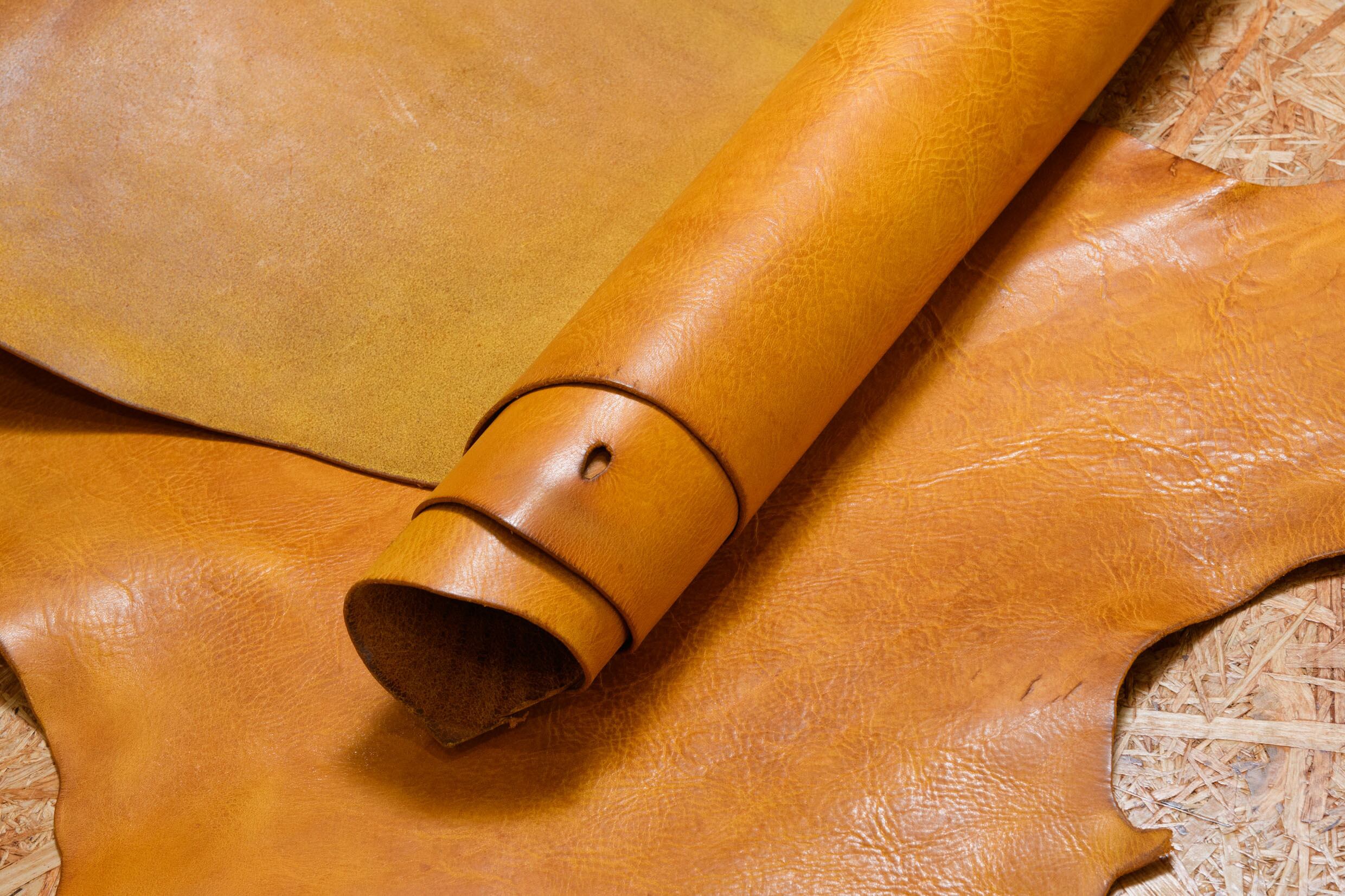 ブラウンは王道の定番色