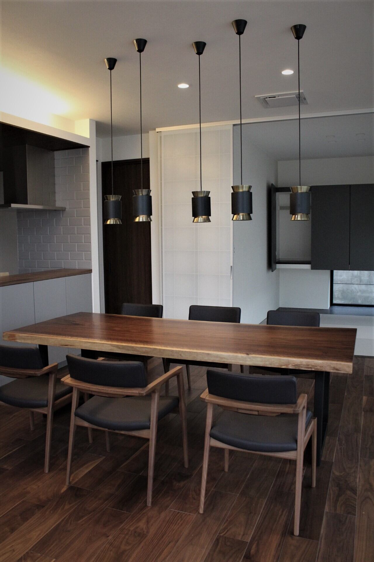 納品事例　ウォールナット 一枚板