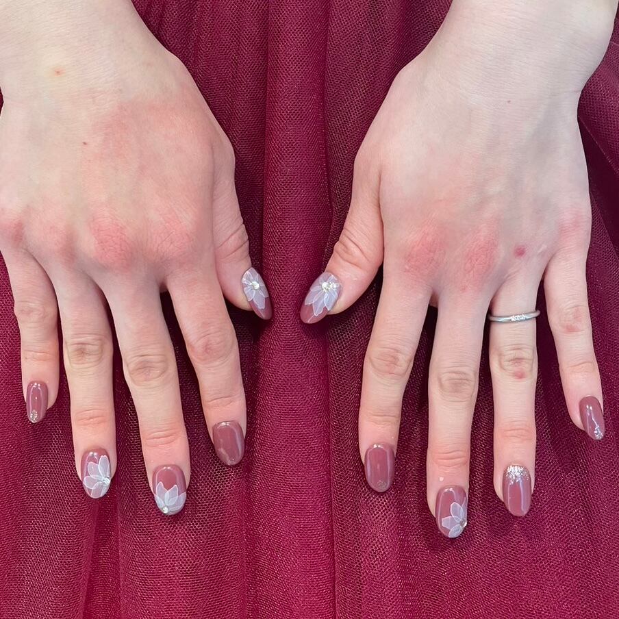 ドレスをイメージしてデザインを提案させていただいております