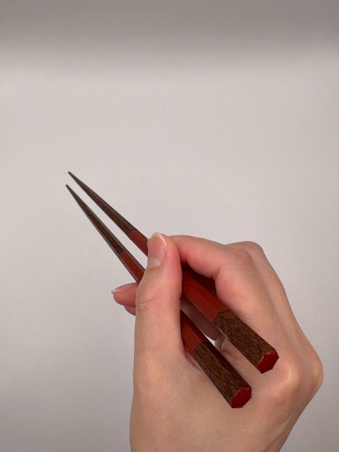 箸先が細くとても使いやすいお箸です。