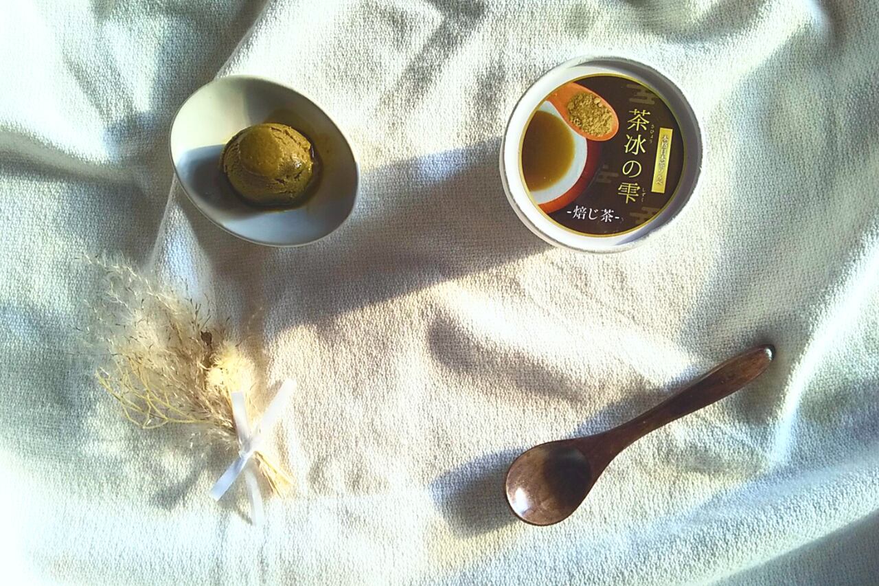 焙じ茶の香ばしさと、チョコレートを思わせるようなほろ苦さと優しい甘み