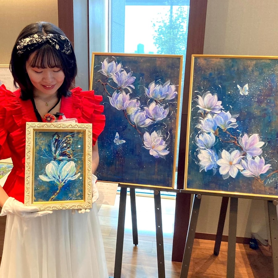 Hand-painted by infinity artist NAO, Japan.