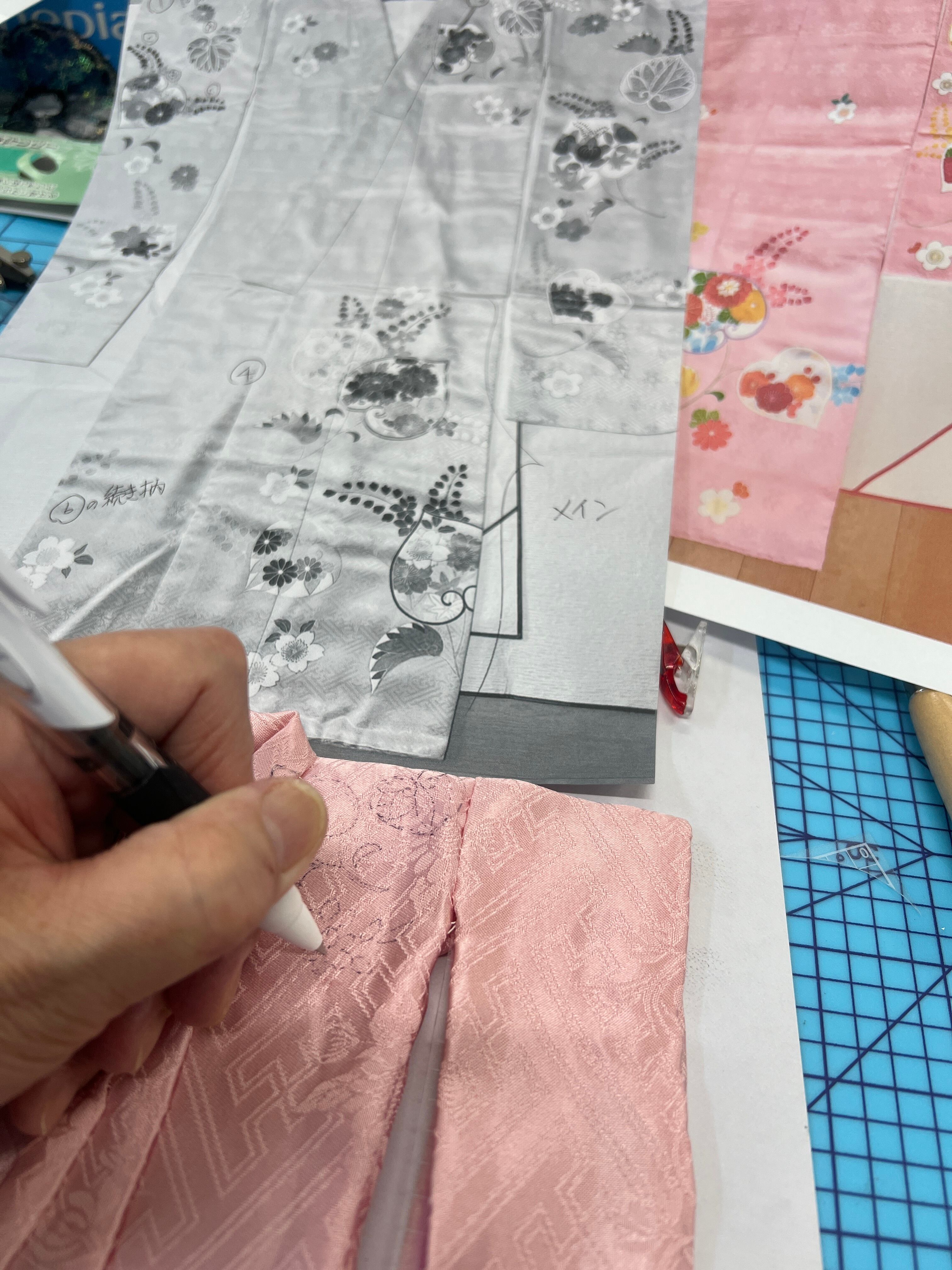 縮尺図案を下書きします