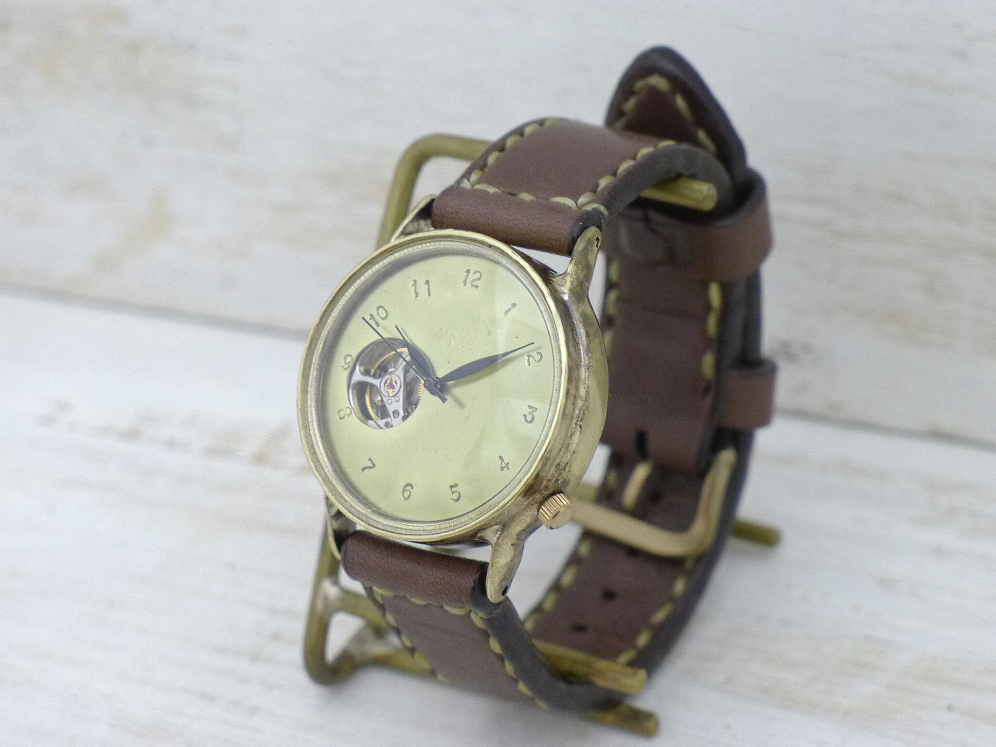 アンティーク感ある真鍮製ケース