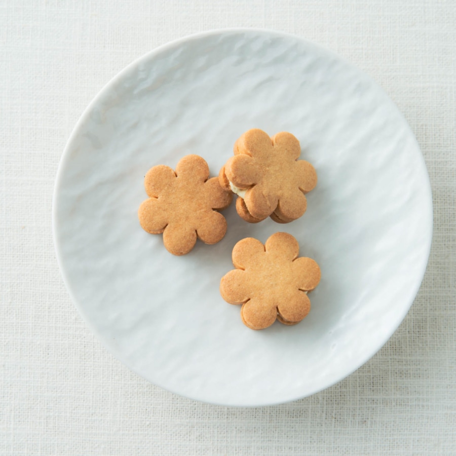 ホワイトチョコサンド（レモンピール入り）