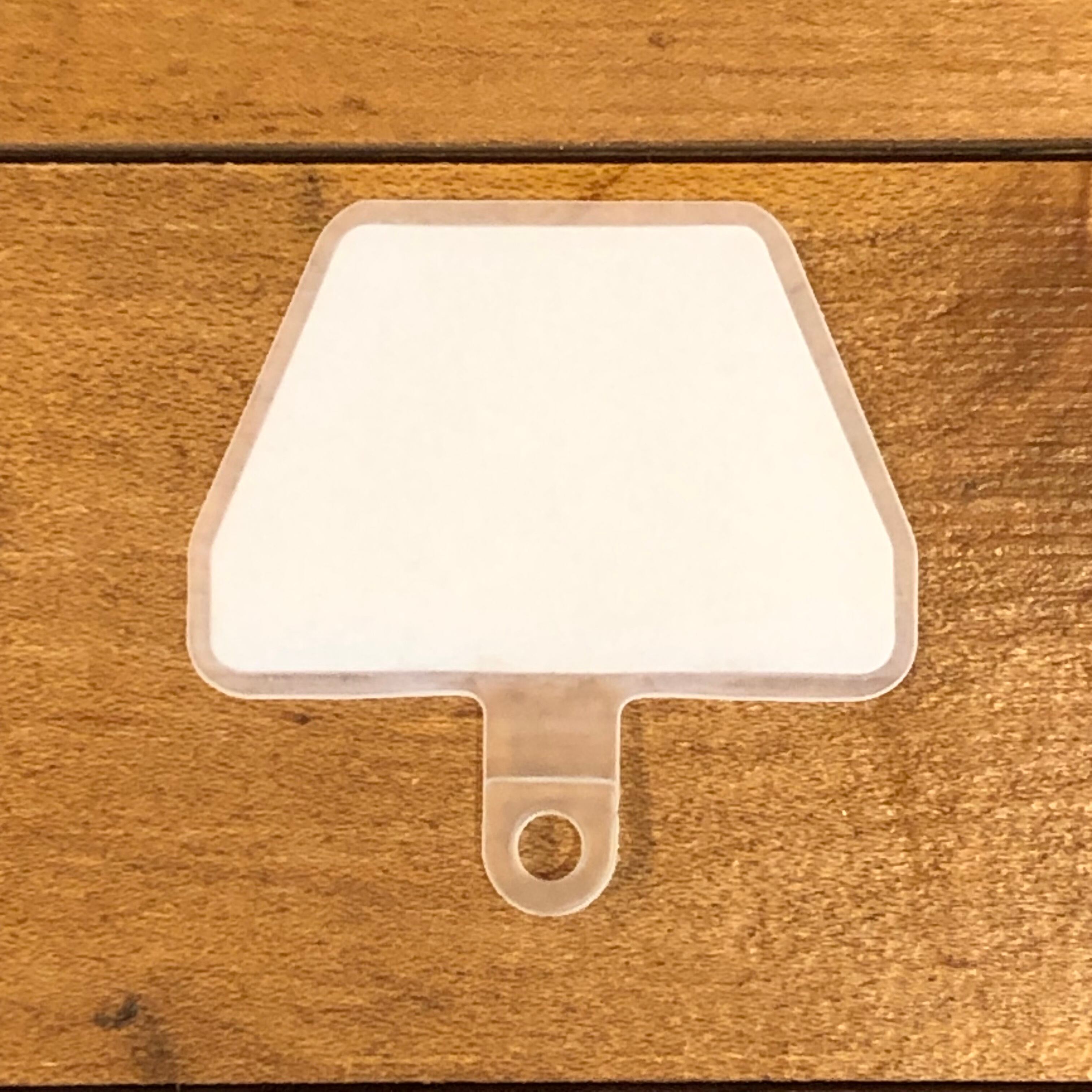 ストラップホルダー付きだから・・・