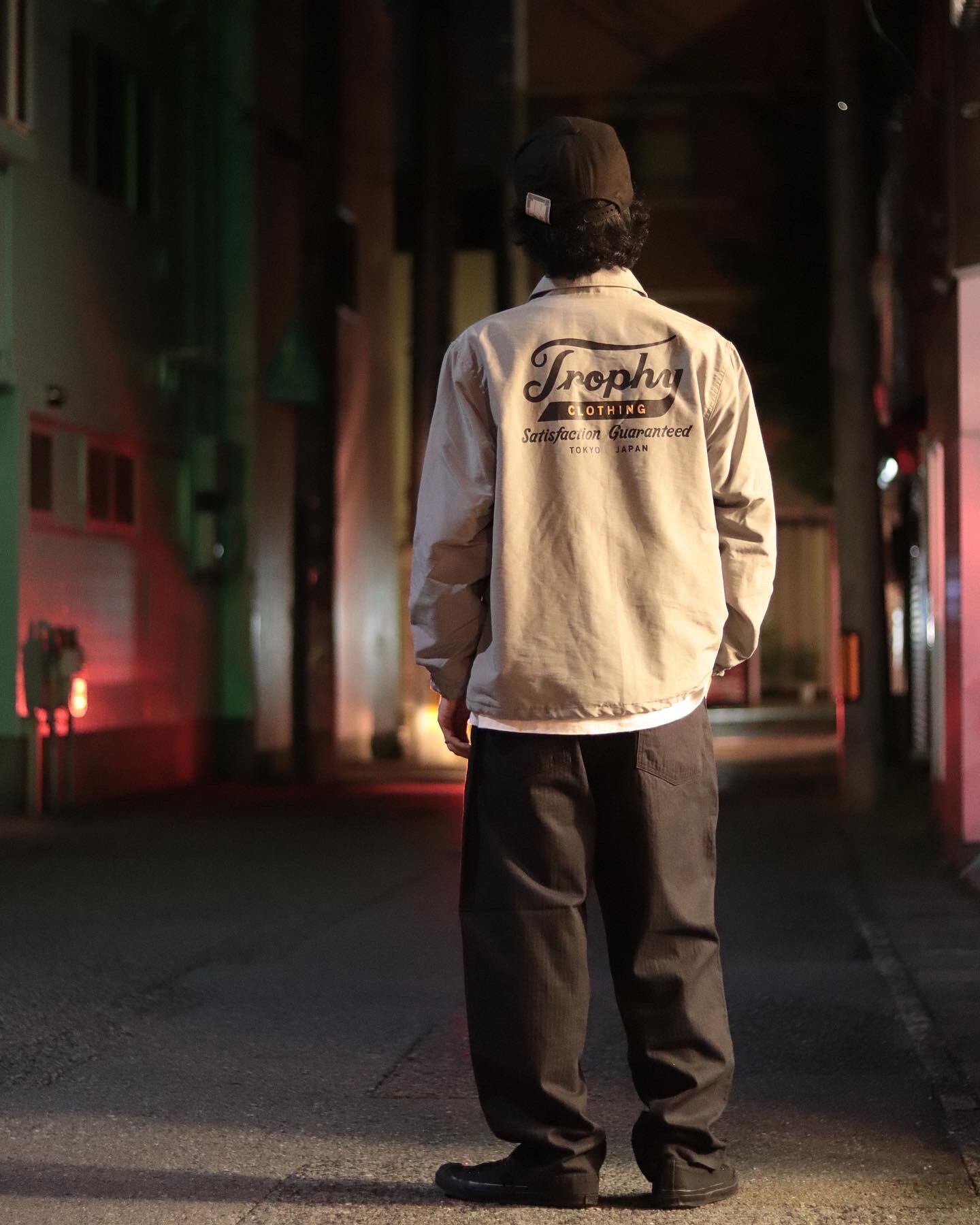 177cm 60kg 32インチ着用