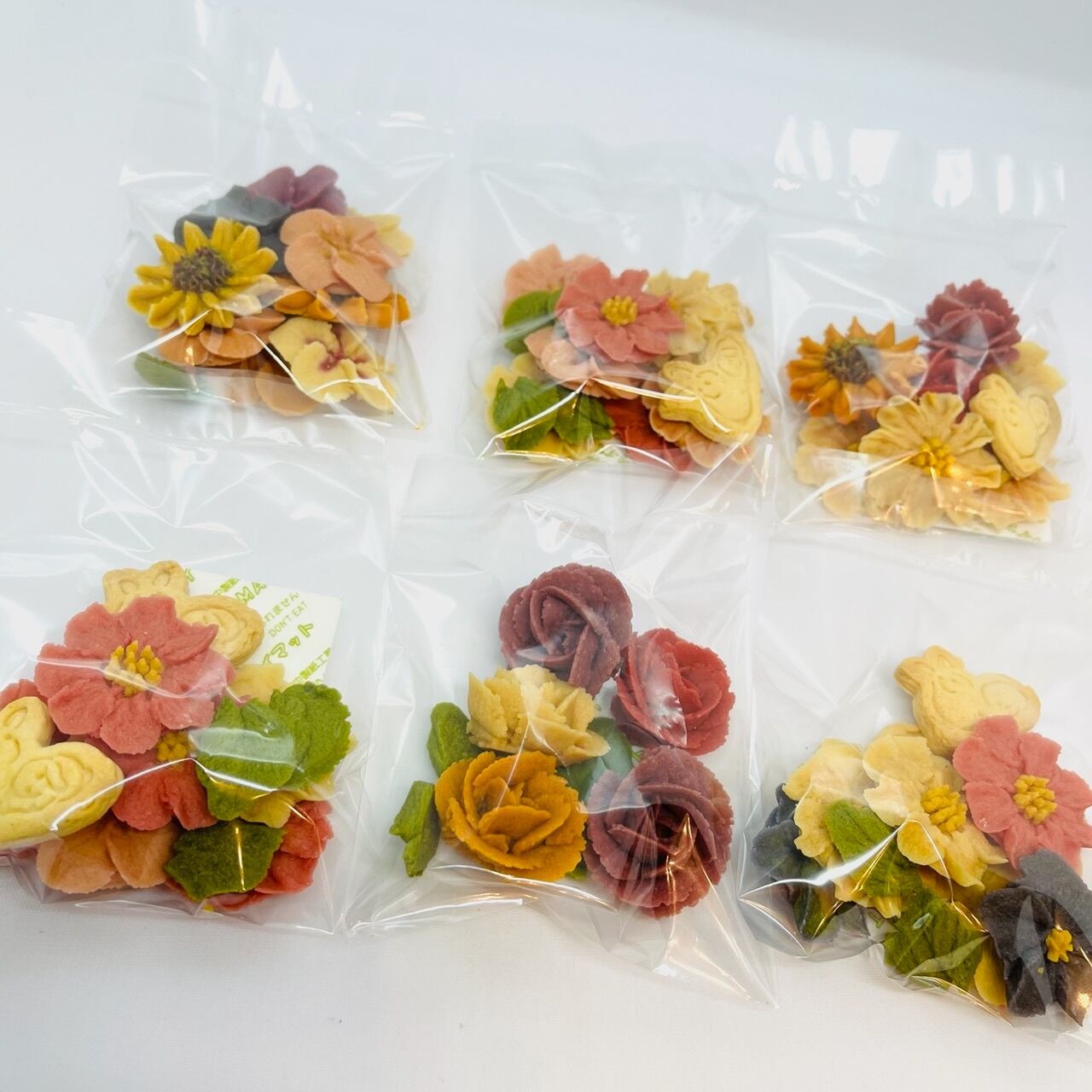 そのときどきで中身は変わります。完全なるランダムとなり、中身の選択はできない旨、ご了承ください。