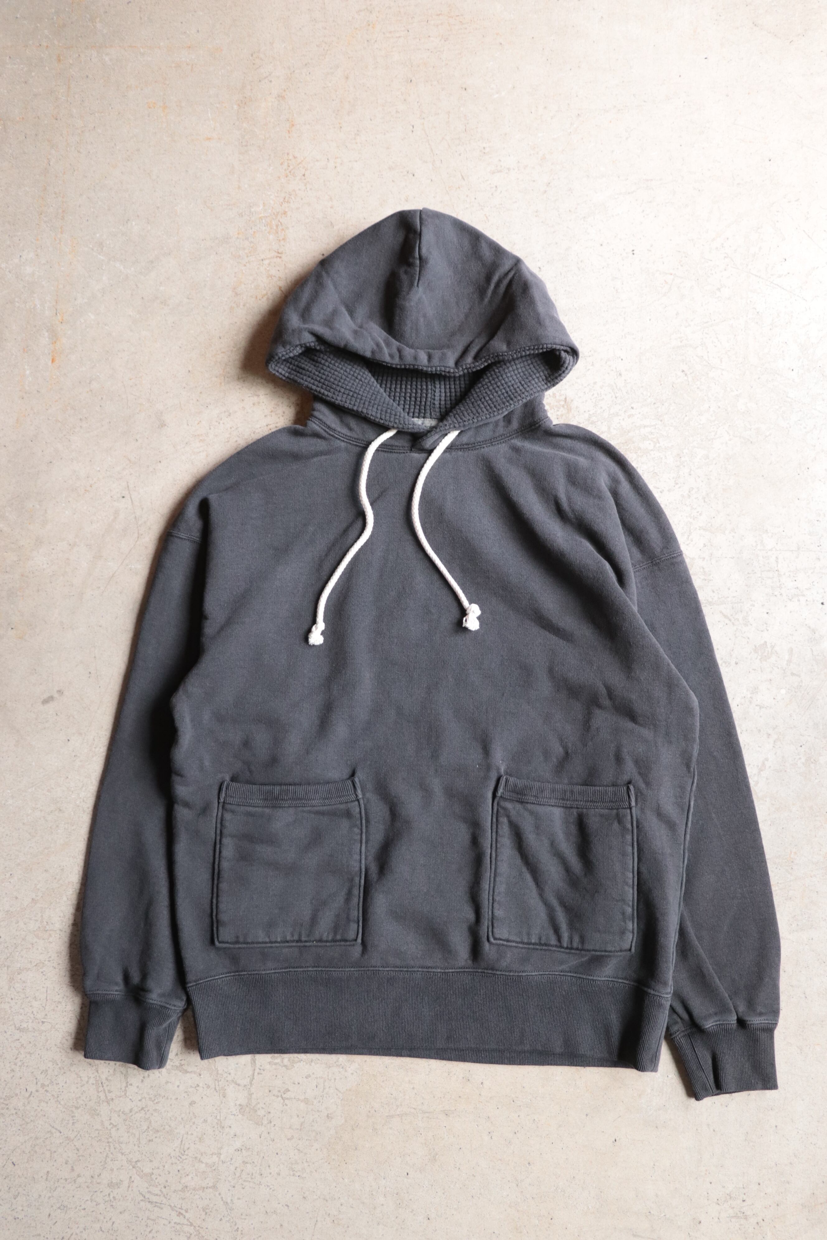 フェードブラック