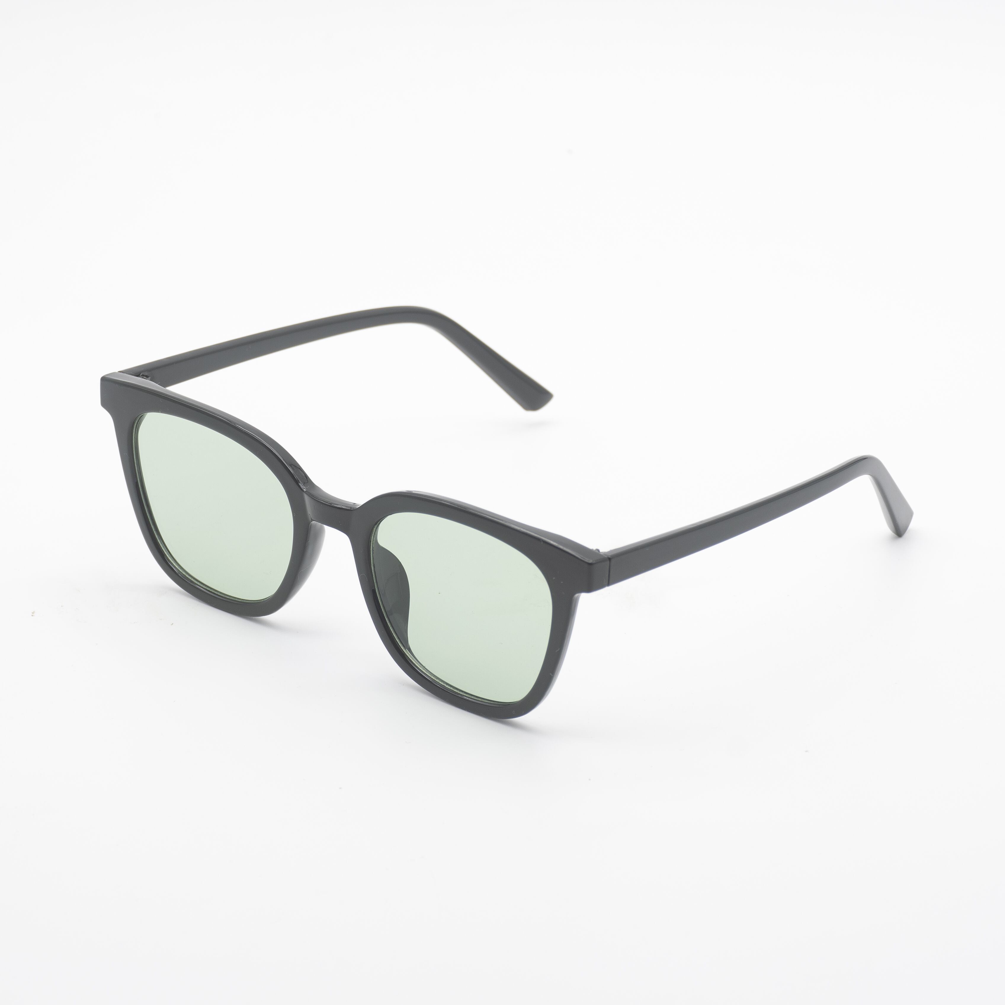ブラック×グリーンレンズ