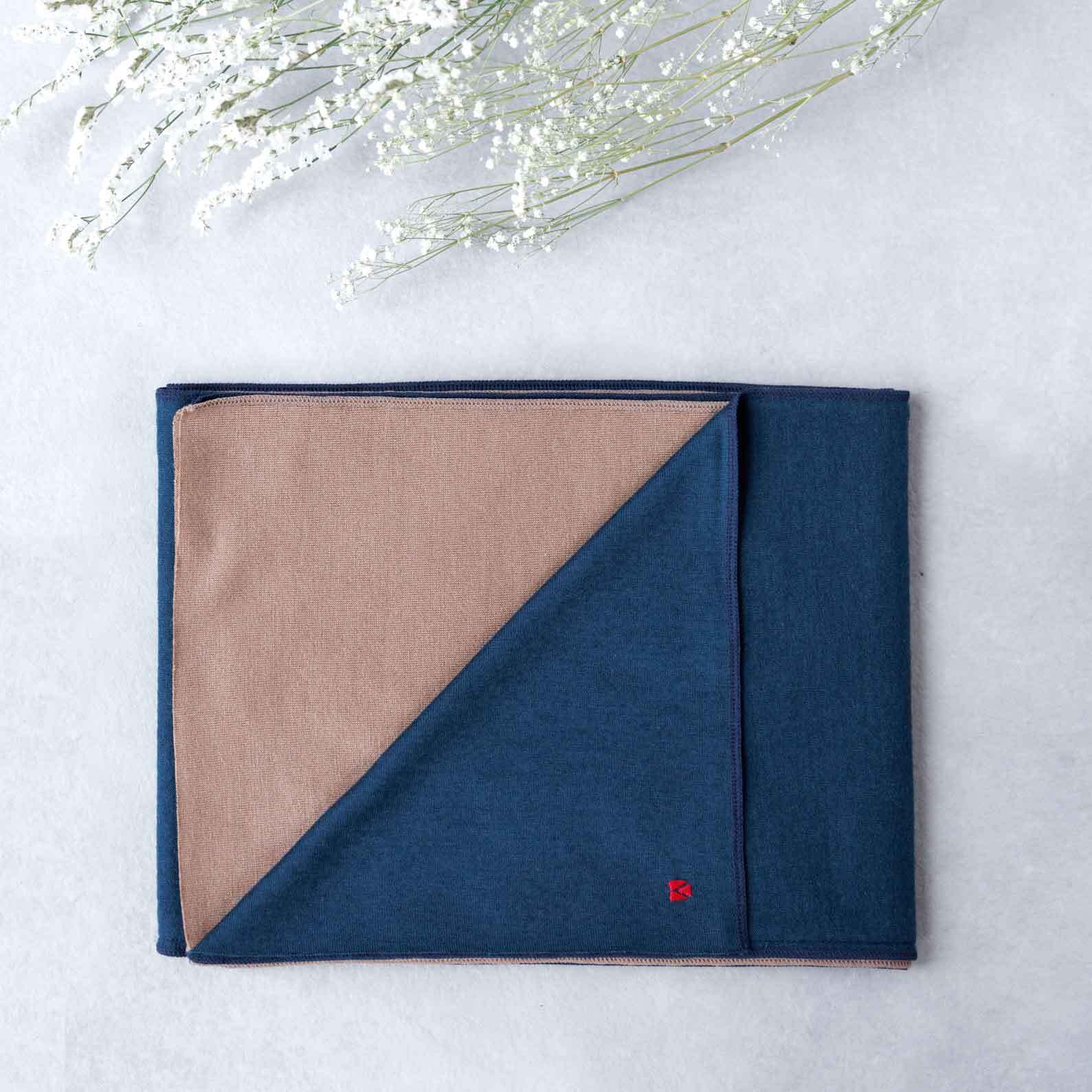 畳むとコンパクトになるので持ち運びに便利