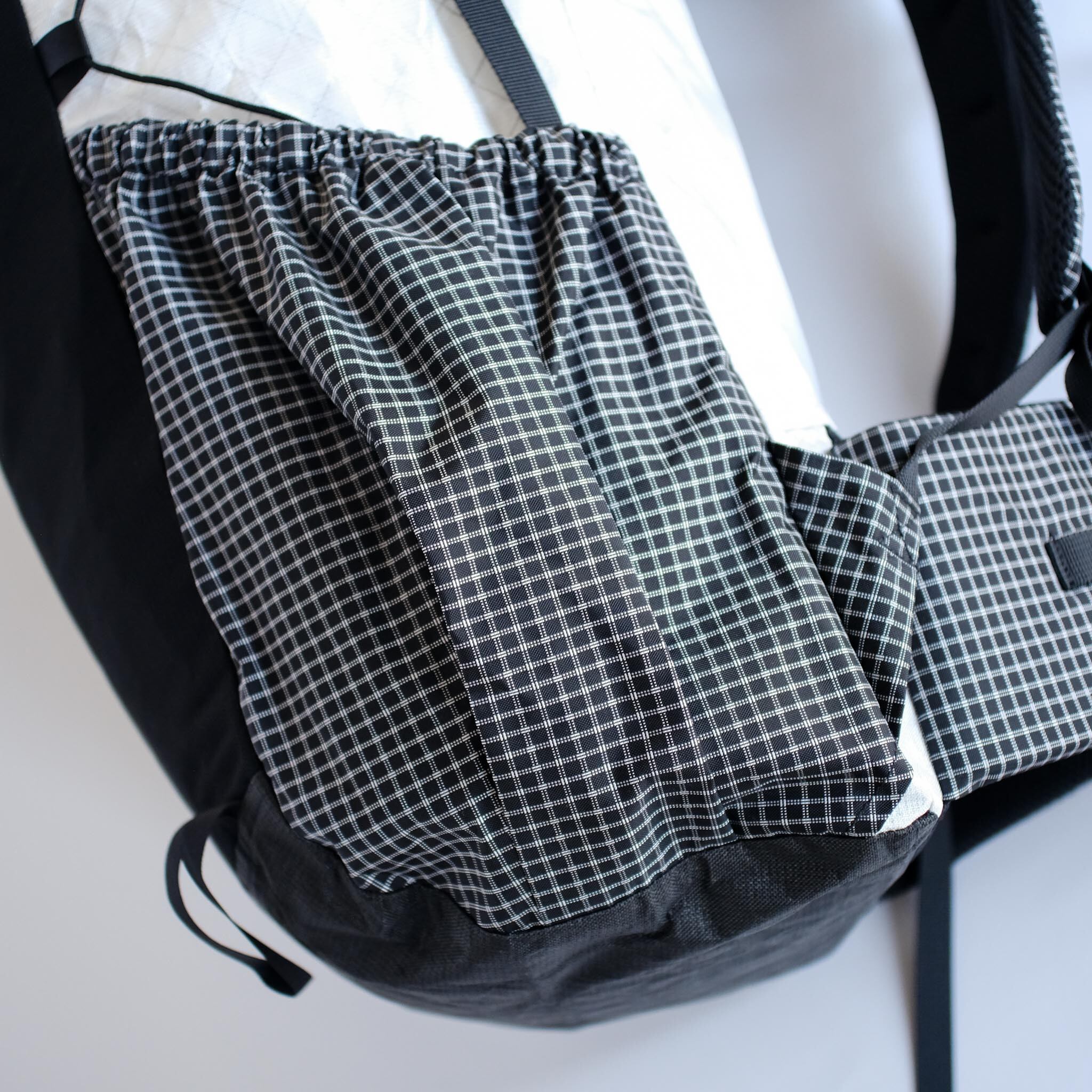 ポケットやショルダーの生地もアップデート、より強靭な生地に