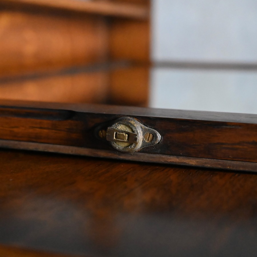 取り外した時のミラー側の金具