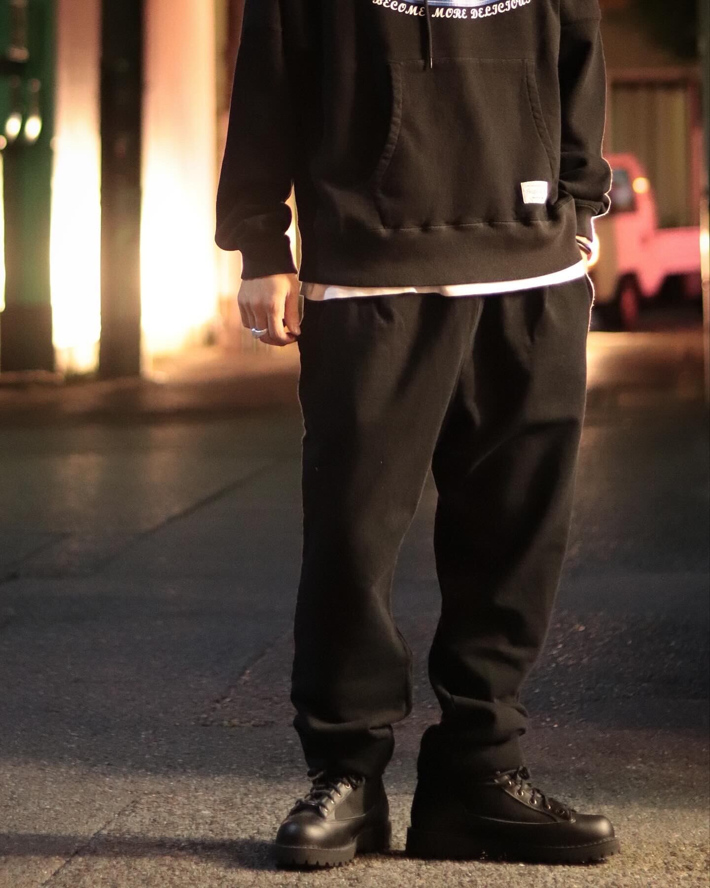 177cm 60kg 1サイズアップでLサイズ着用。