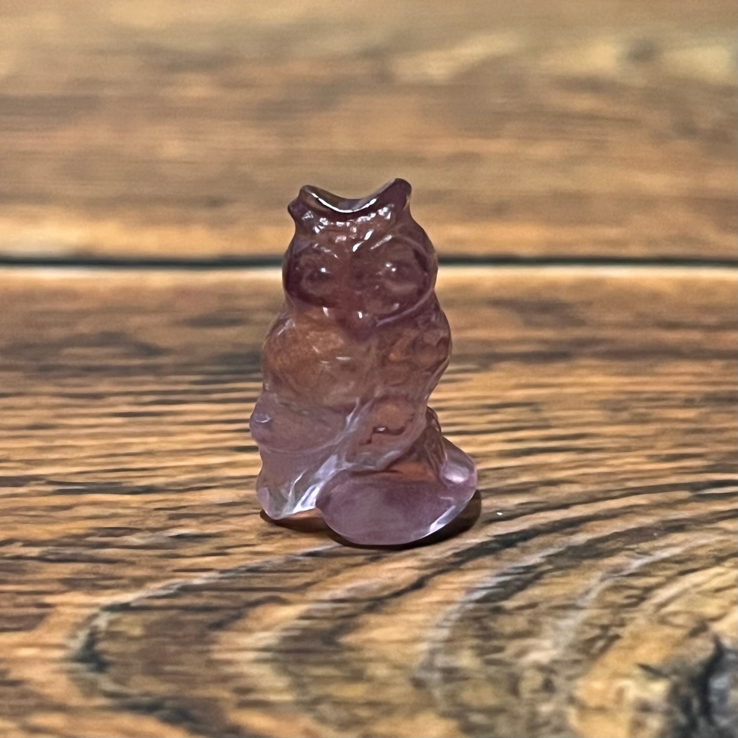 上品なパープルのフクロウ