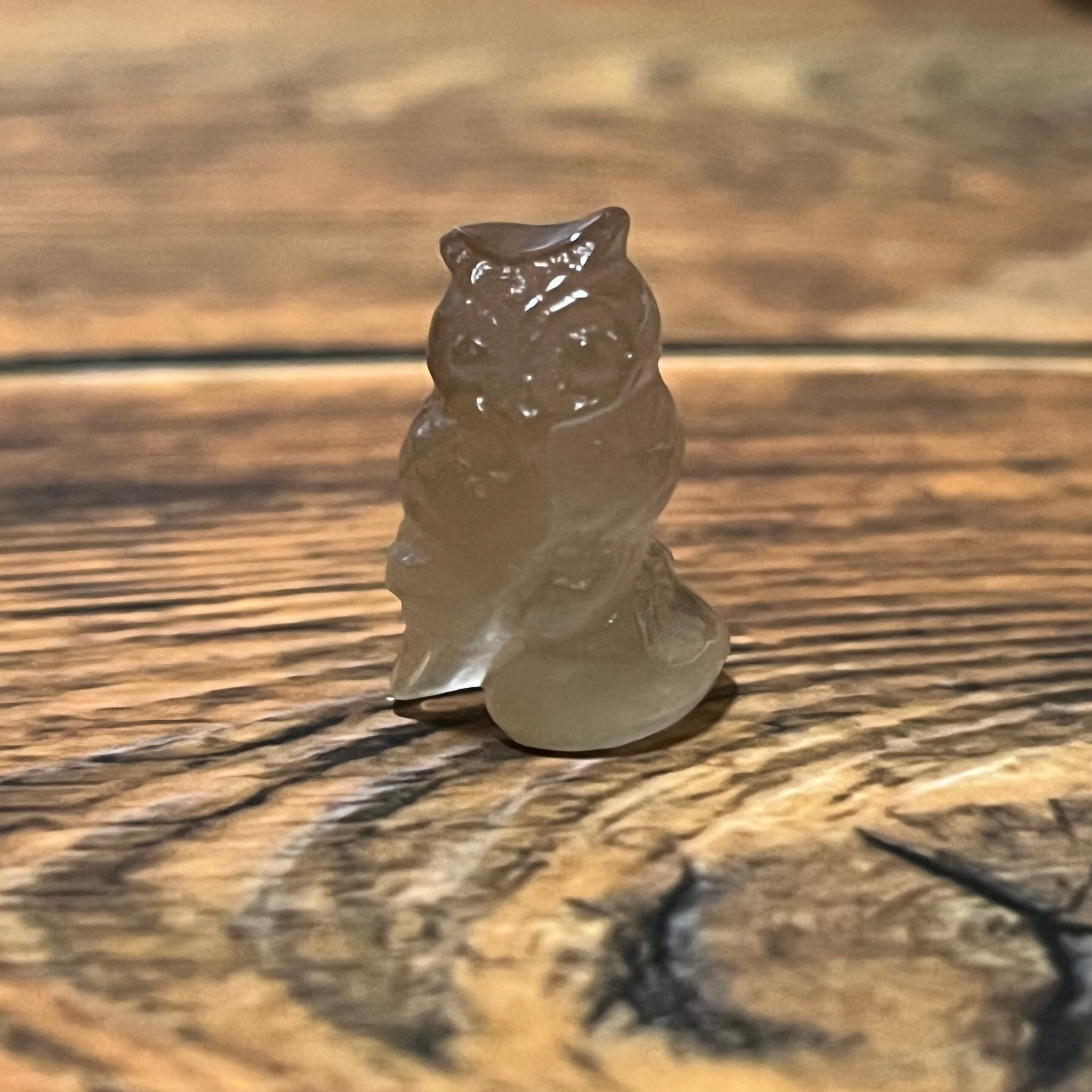 かわいいイエローのフクロウ