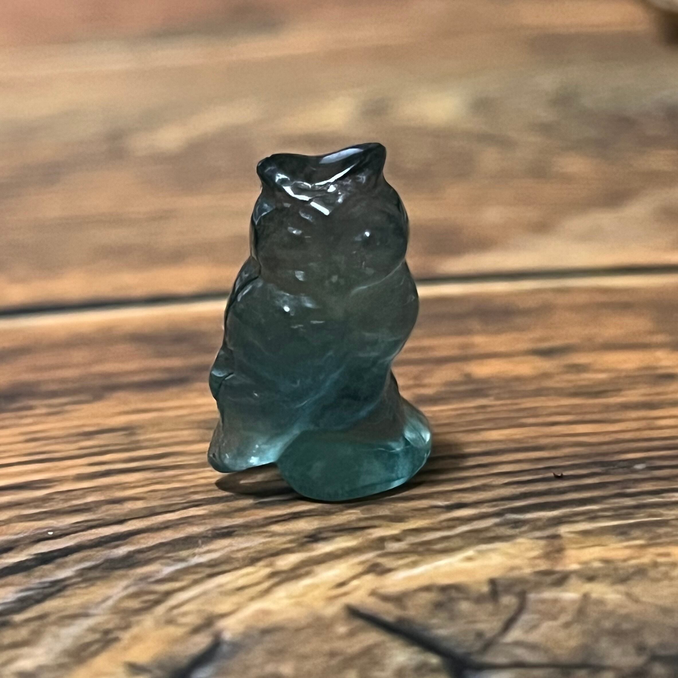 知的なグリーンのフクロウ