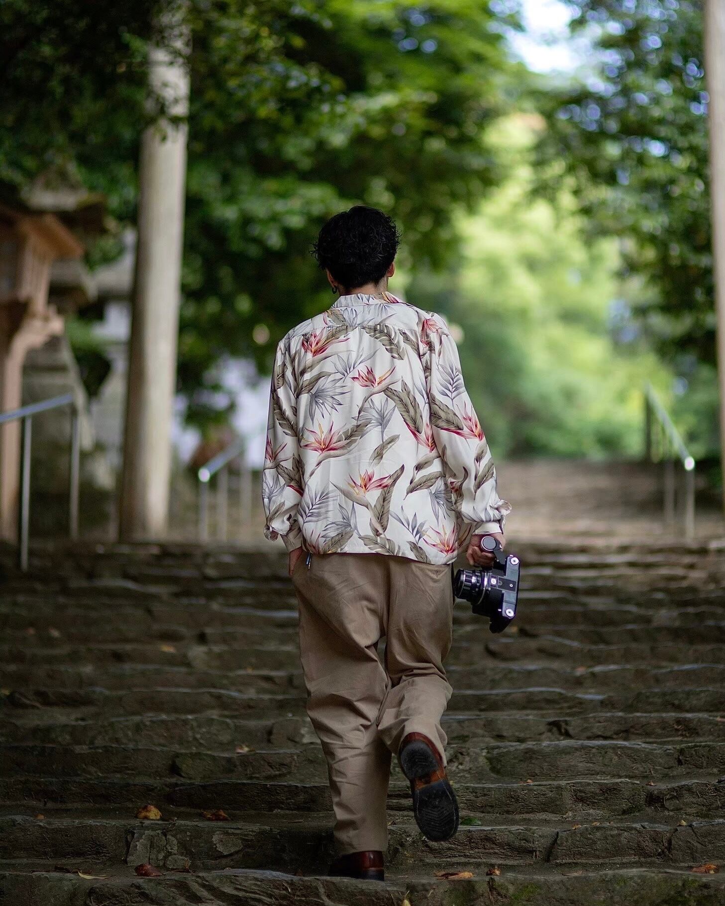 177cm 60kg ベージュ Mサイズ着用