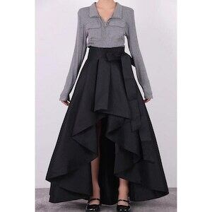 リボンがアクセントでイレヘムから覗く足元は軽やか♪