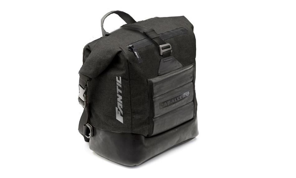 品番：08773005 17Lサドルバッグが装着可能。