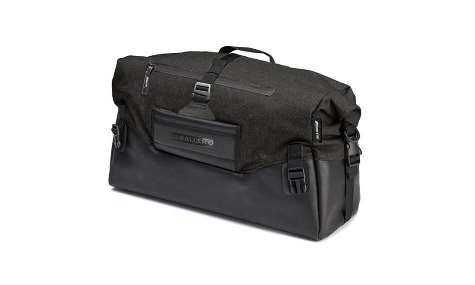 品番：08769005 26Lリアバッグが簡単・確実に積載可能。