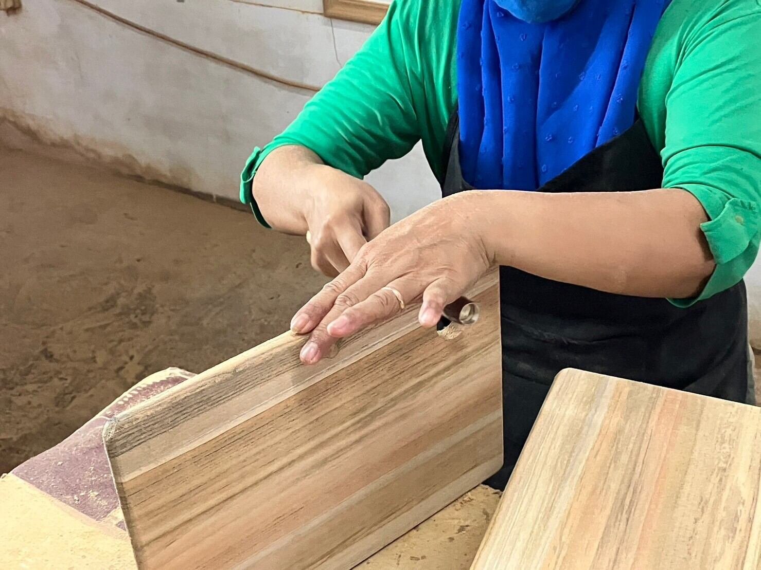 nusantaraの木製品はすべて職人さんの手作りです