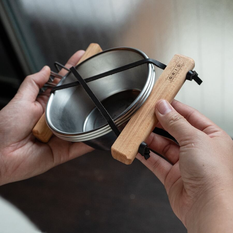 シェラカップの淵の下側に引っ掛ける