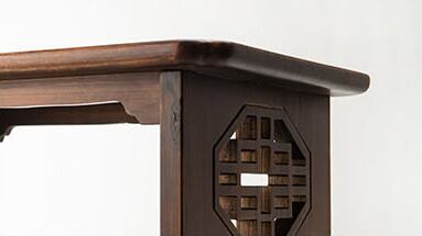 【角のないデザイン】伝統的な組み立て技法で角がなく作られているため、小さなお子様にも安全です。