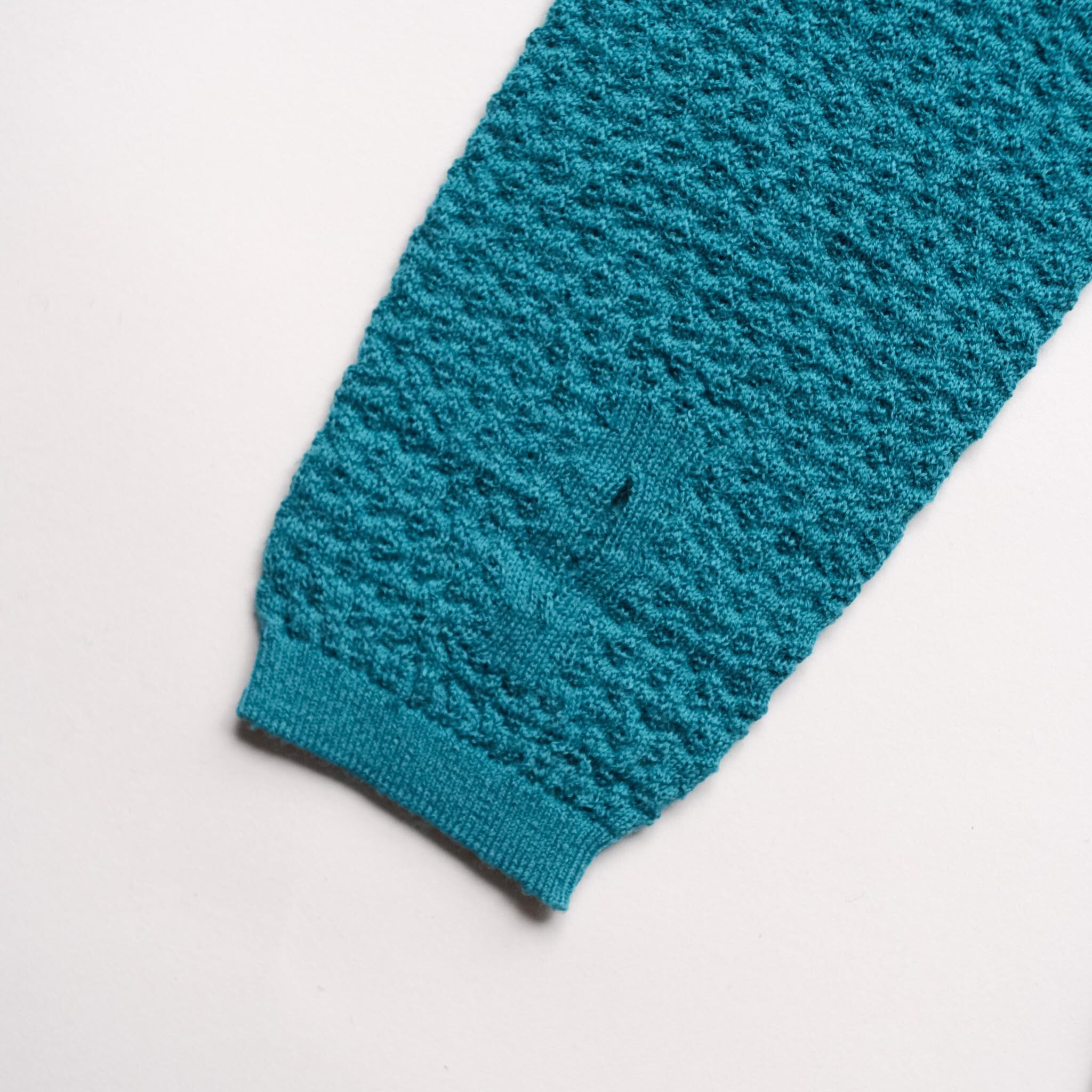 サムホールで暖かく、脱ぎ着もラクチン