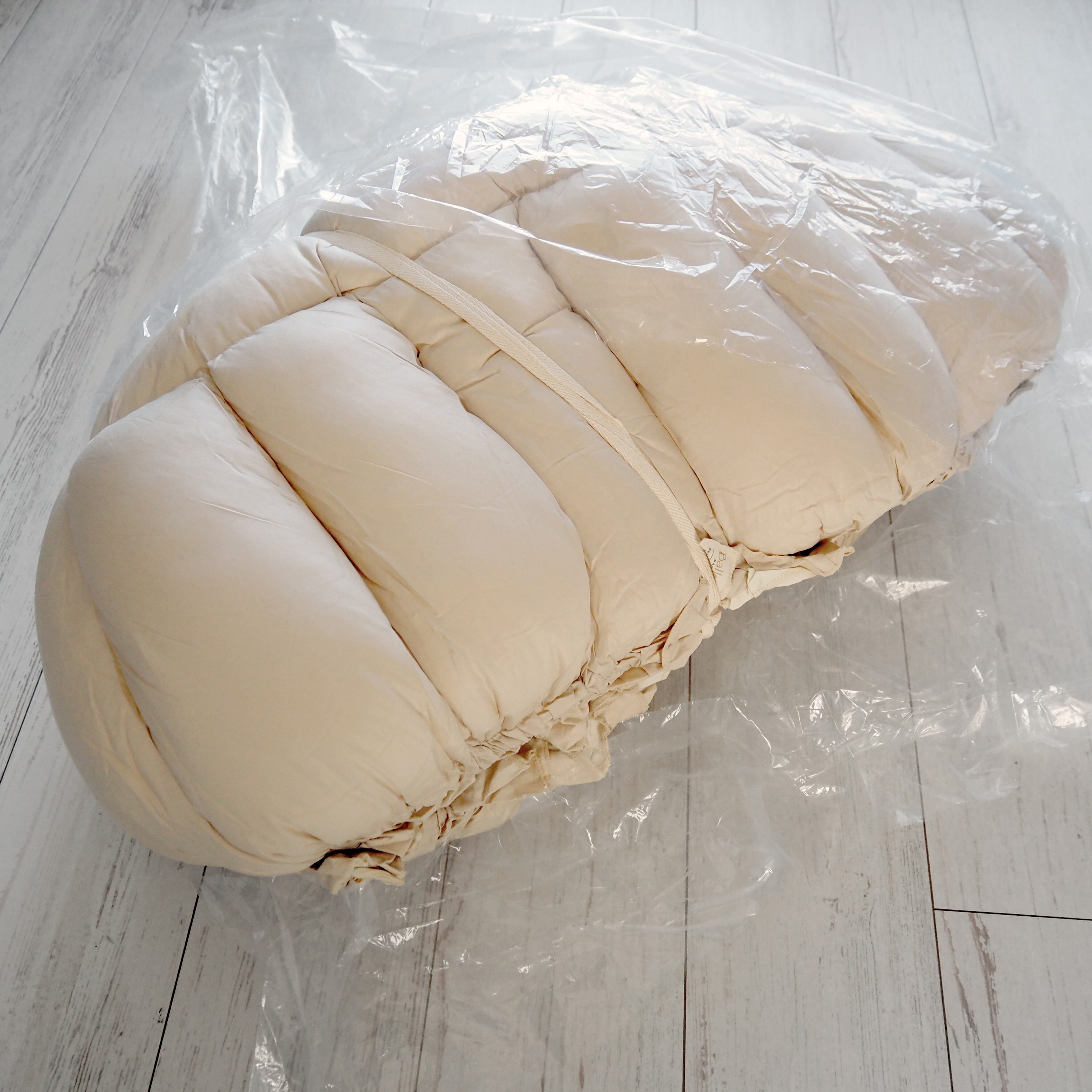 封を開けると風船のようにみるみる膨らみます