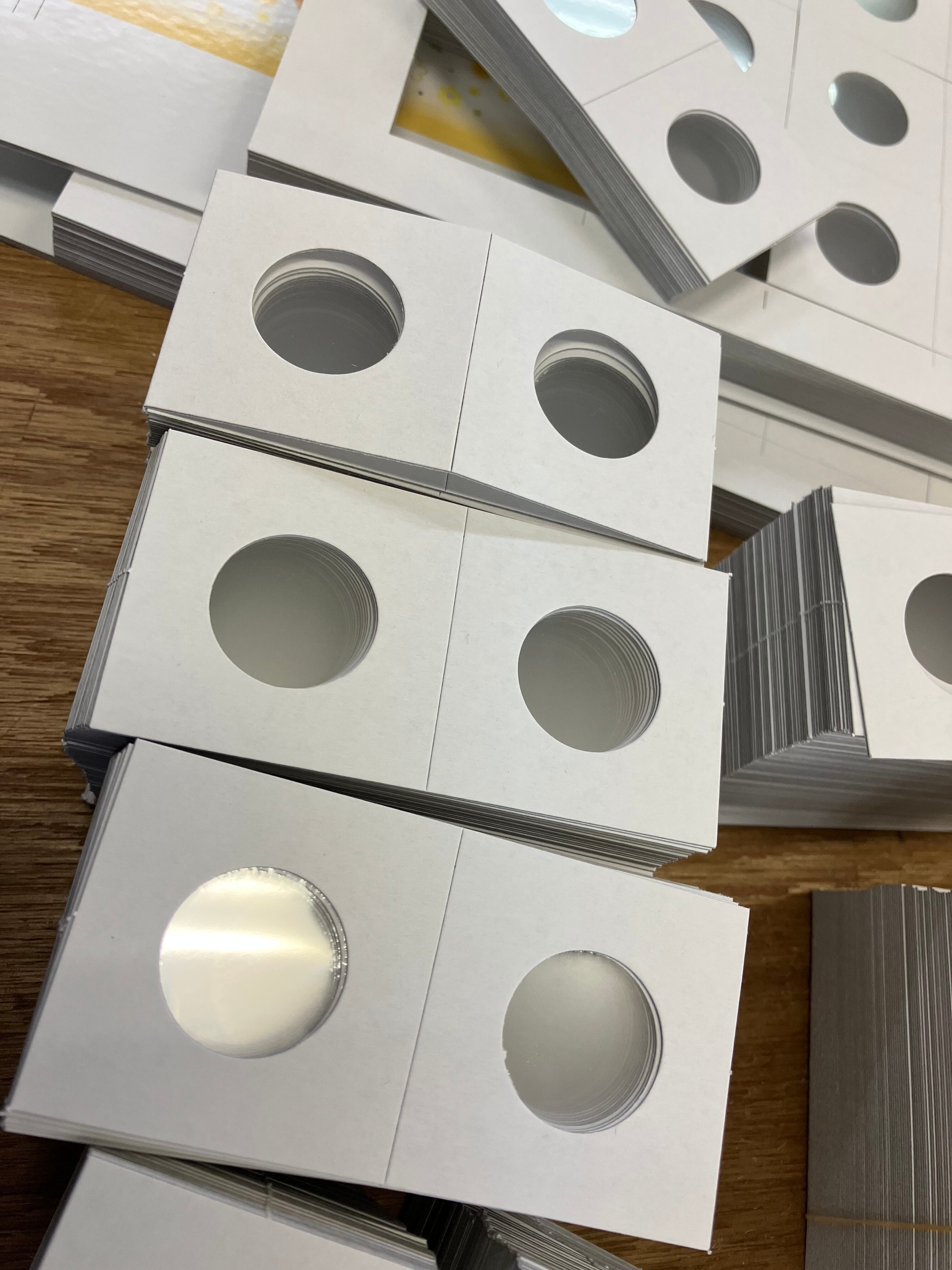 ここまで、紙の仕入れから製品化、荷物の移動を含めて約3週間前後かかります